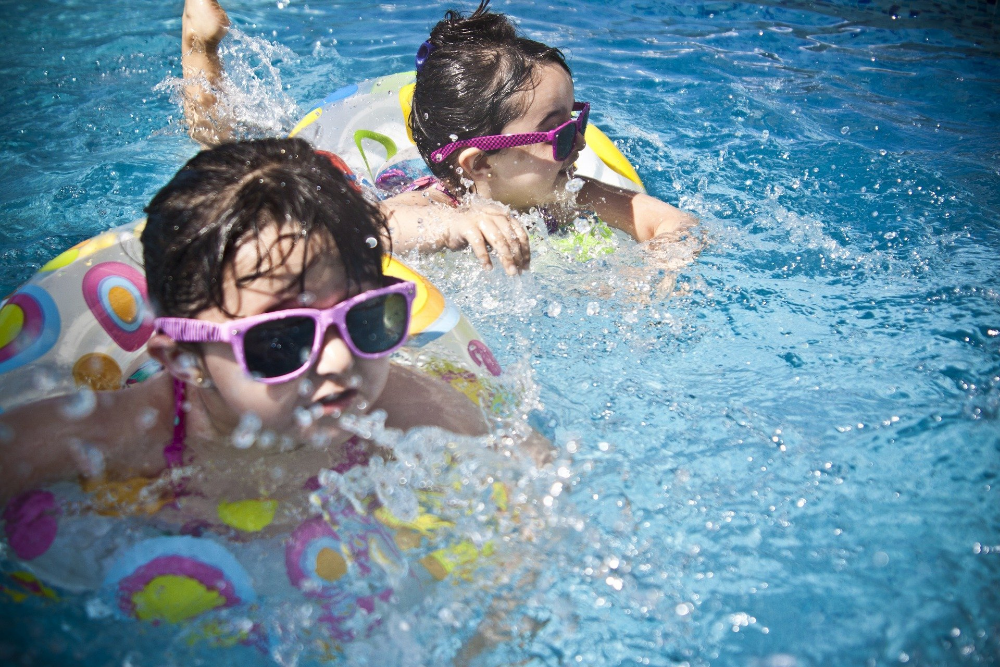 Wasserspielideen rund um den Pool und das Planschbecken